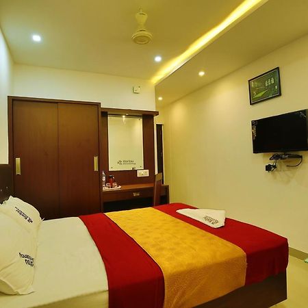 Karibu Residency Hotel Malappuram Buitenkant foto