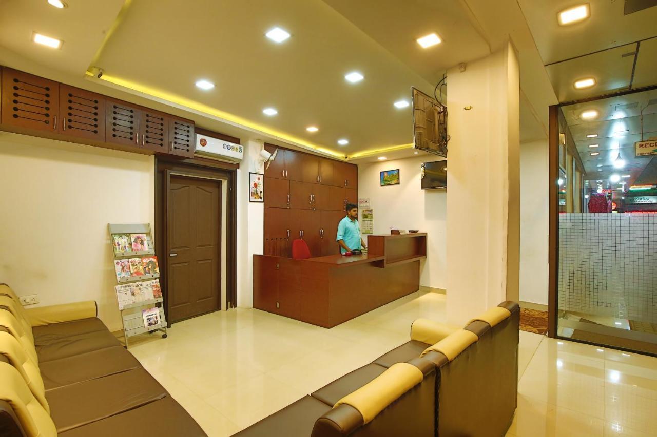 Karibu Residency Hotel Malappuram Buitenkant foto