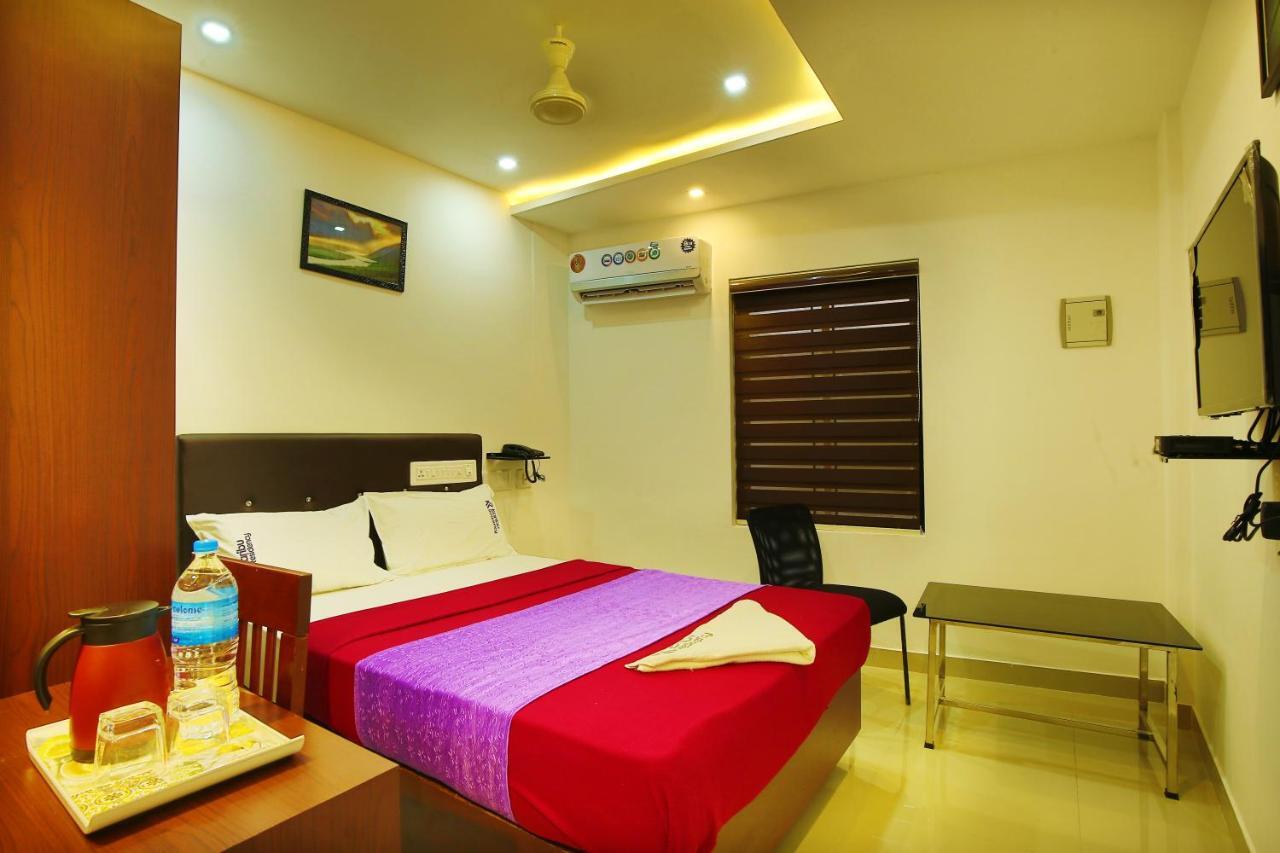 Karibu Residency Hotel Malappuram Buitenkant foto