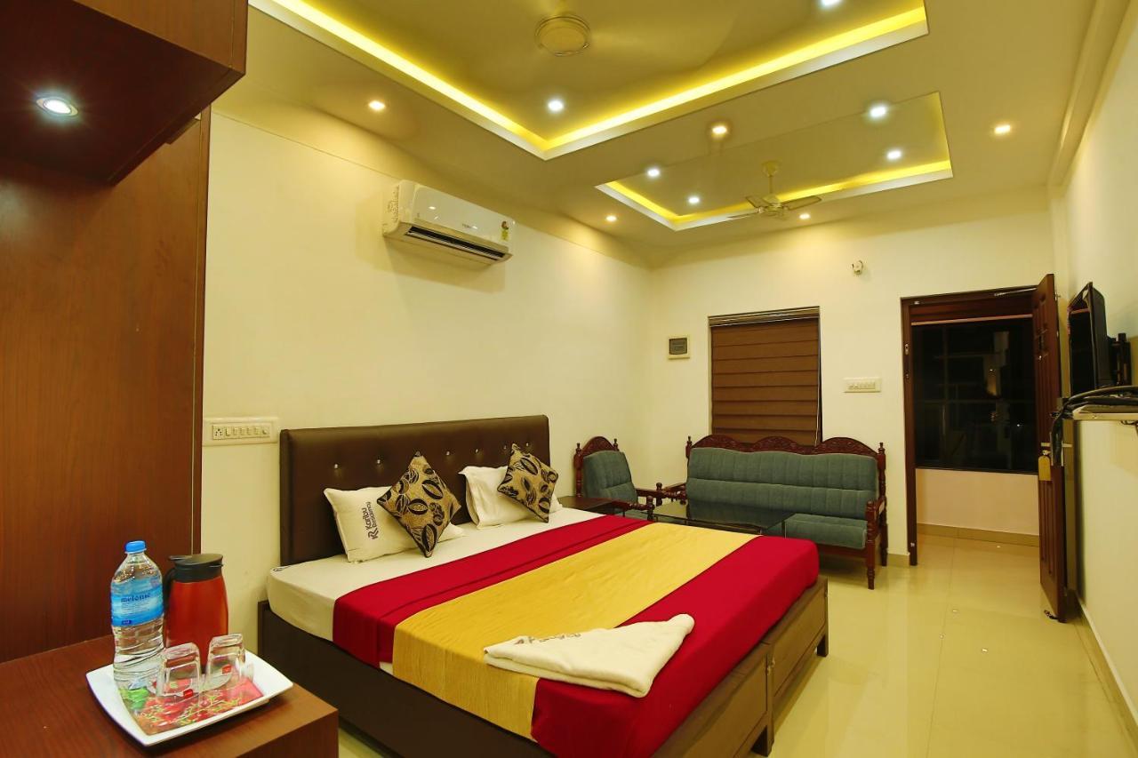 Karibu Residency Hotel Malappuram Buitenkant foto